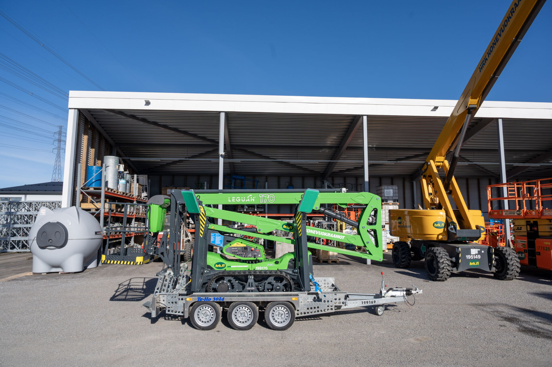 World’s First Leguan 170 Delivered to HRK | Leguan Lifts