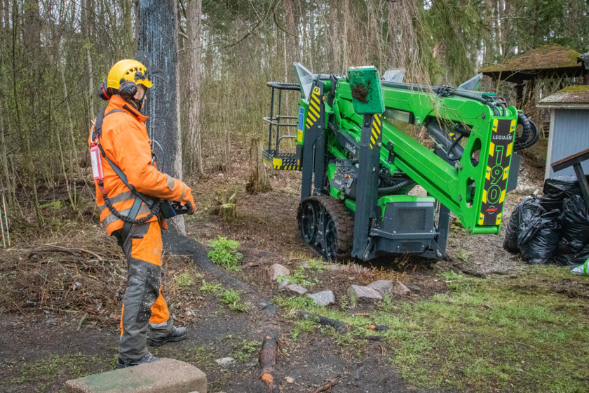 Leguan 190 is an excellent choice for tree care, painting and renovations, construction sites and different maintenance and installation work.