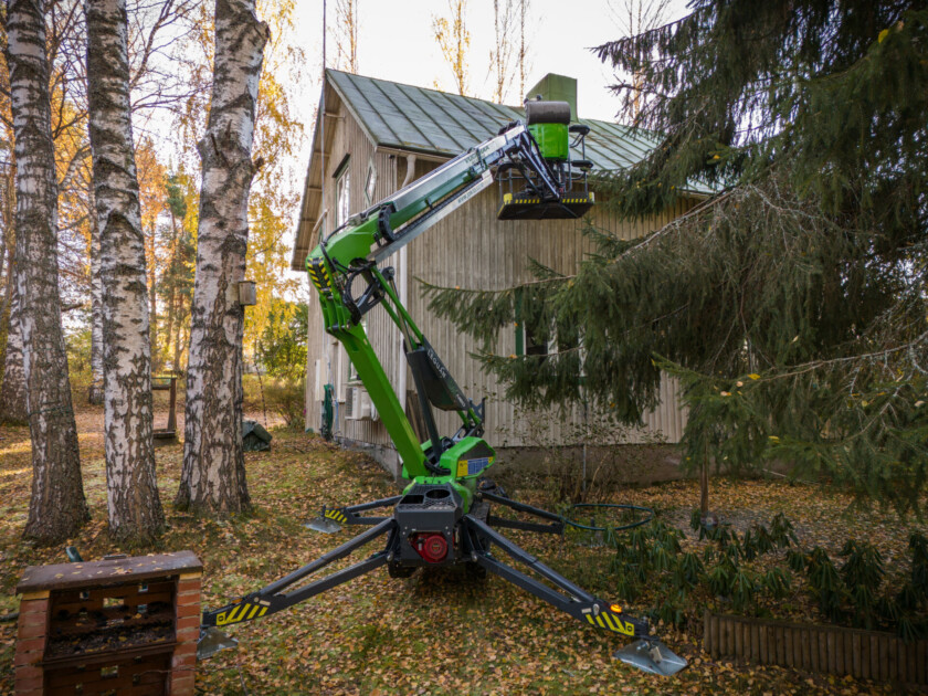 Leguan Lifts are agile in tight environments