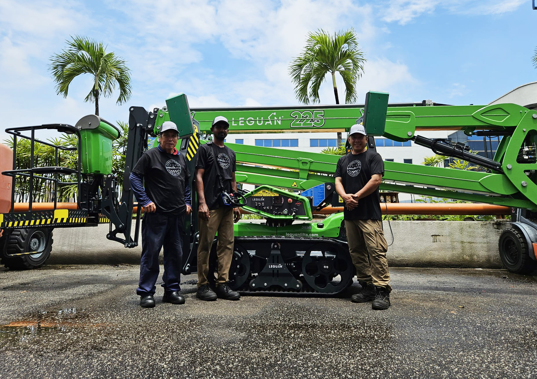 Leguan Lifts strengthens foothold in Asia – Spider Lift Asia signed as new distributor in Singapore